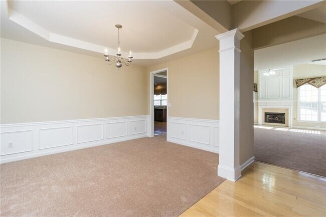 Building Photo - 4987 Rustic Canyon Dr