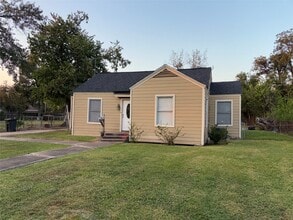 Building Photo - 10523 Oswego St