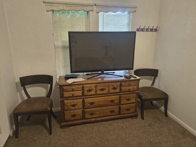 Foto del edificio - 700 Hughlett Ave