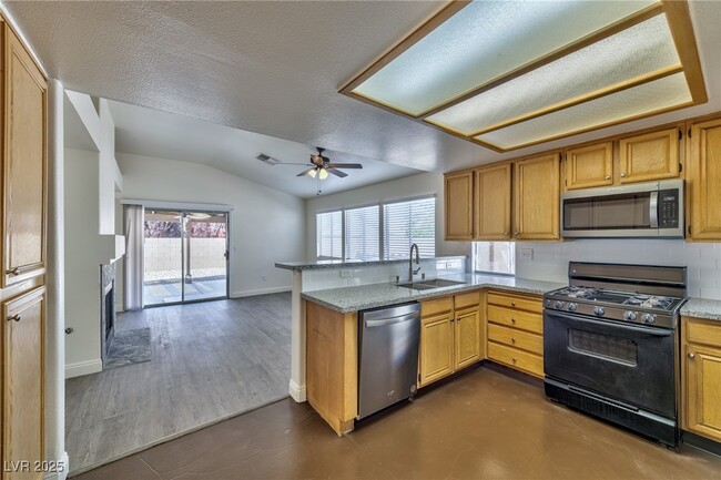 Building Photo - 5252 Velazco Ln