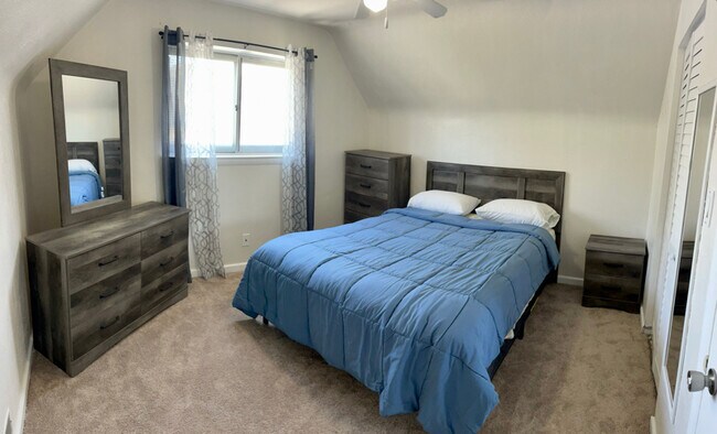 Foto del edificio - 544 Lavender Ln