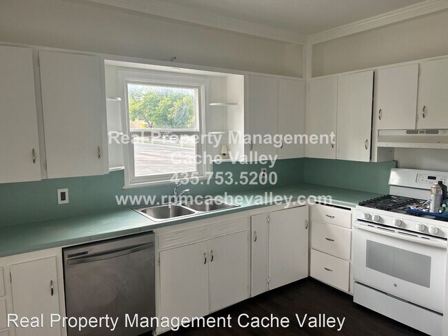 Building Photo - 3 br, 1 bath House - 43 W 100 S
