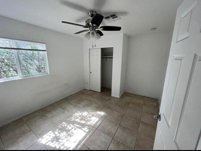 Building Photo - 2502 N Foote Dr