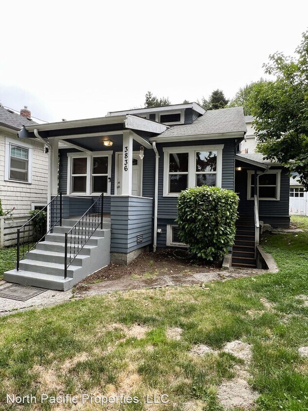 Primary Photo - 2 br, 1 bath House - 3836 23rd Ave SW