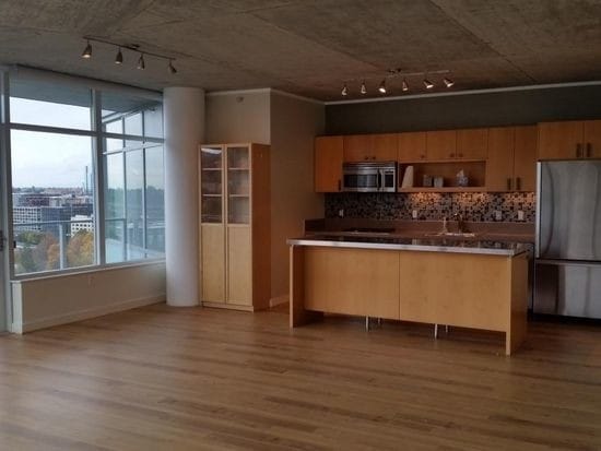 Building Photo - 1926 W Burnside St