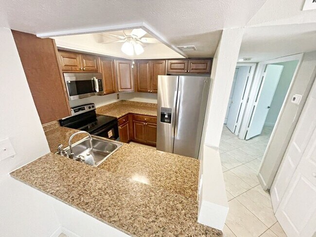 Building Photo - MIDPORT II CONDO