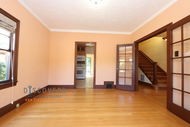 Building Photo - Magnificent Three Bedroom Estudillo Estate...