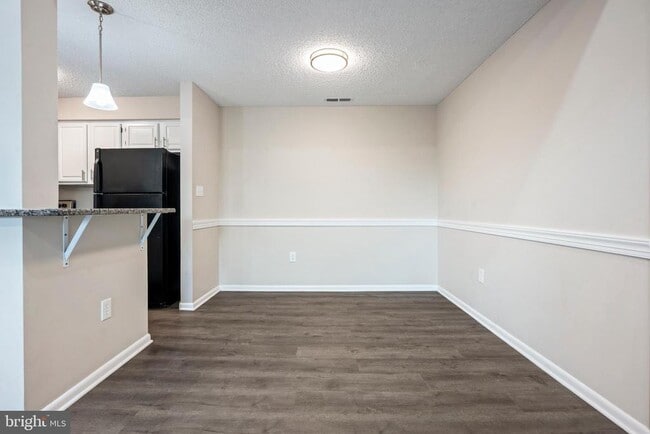 Building Photo - 607 Ravens Crest Dr