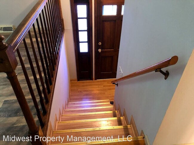 Building Photo - 1237 El Chaparral Ave S