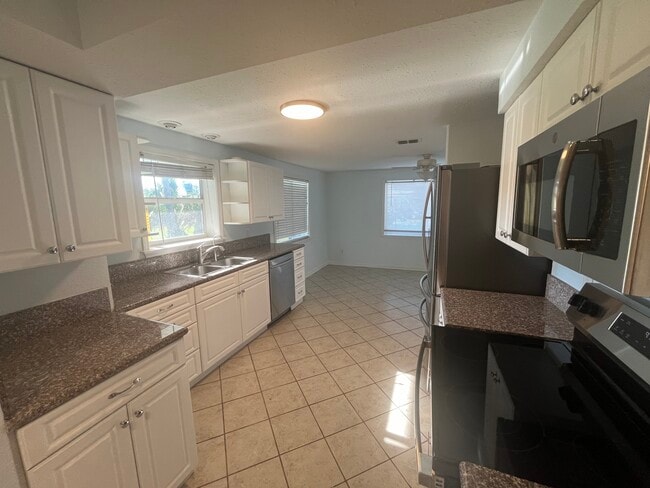 Building Photo - 30 Berkley Rd