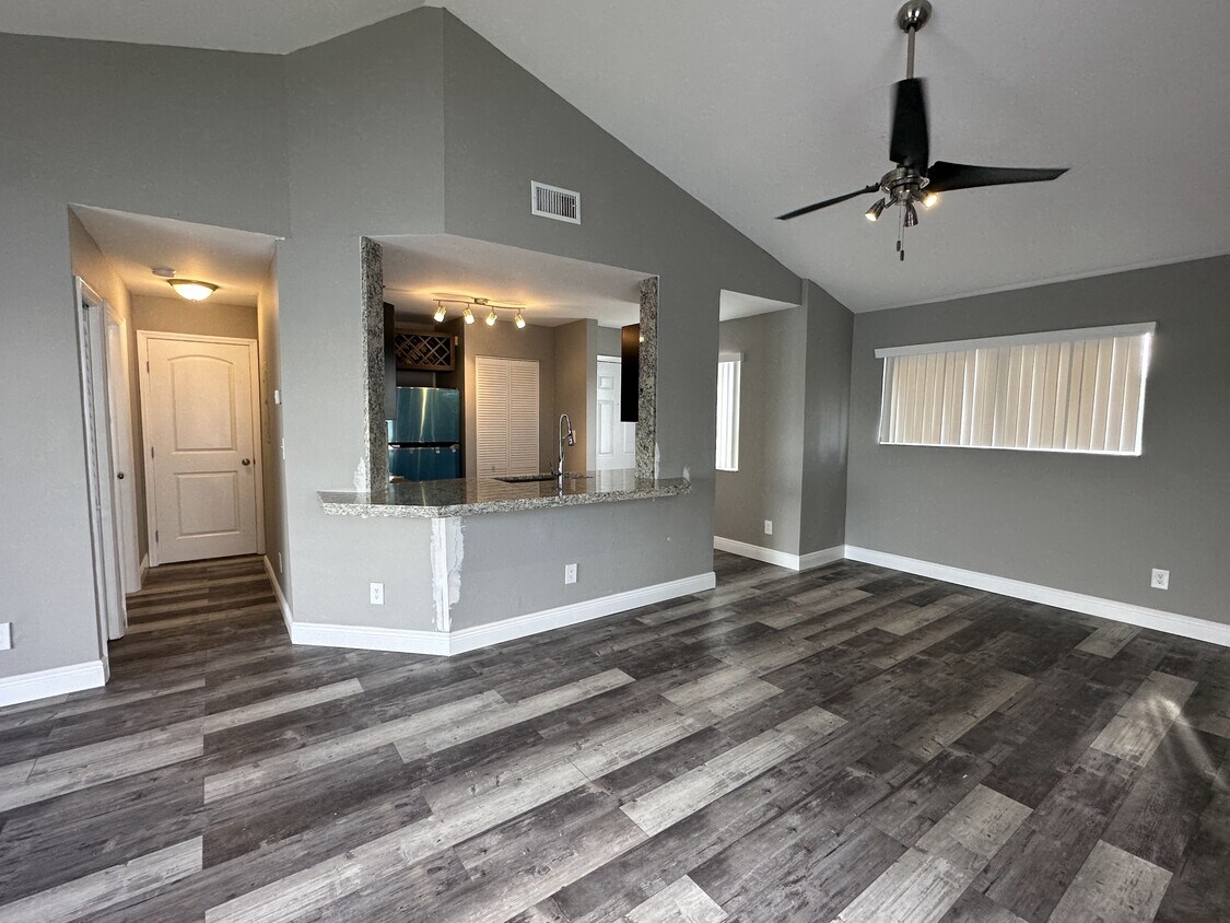 Foto principal - 3405 NW 44th St