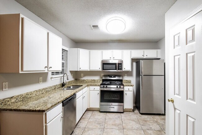 Foto del edificio - 6090 Crooked Creek Dr.