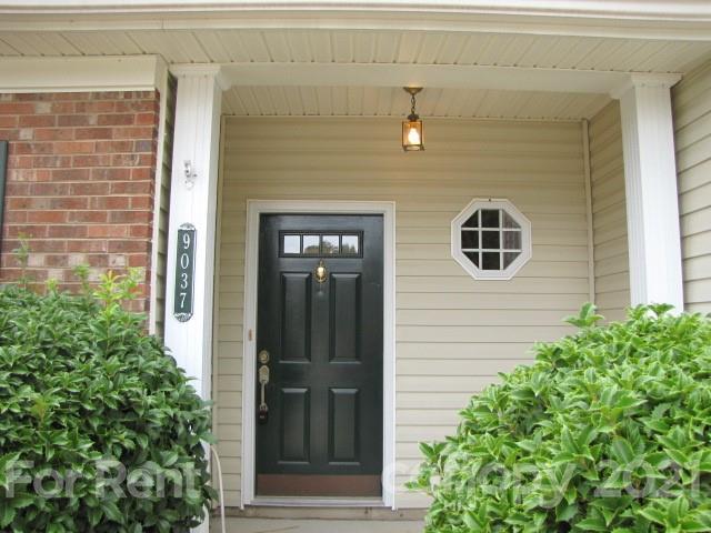 Building Photo - 9037 Cinnabay Dr