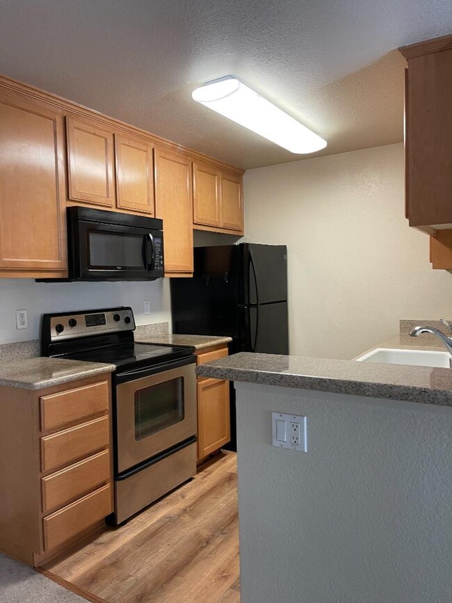Building Photo - 2658 Somerset Park Cir