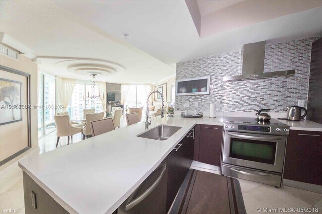 Foto del edificio - 3 br, 2 bath Condo - 150 Sunny Isles Blvd ...