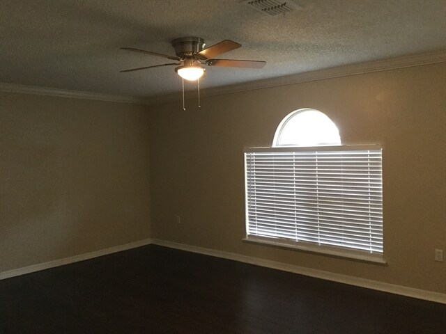 Foto del edificio - 11576 Whispering Brook Lane