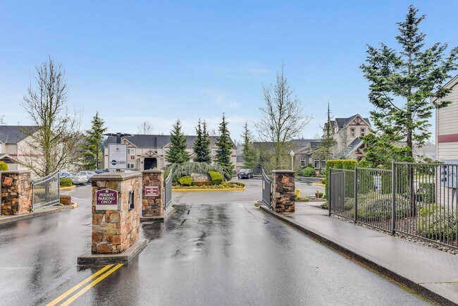 Building Photo - The Lodge at Peasley Canyon