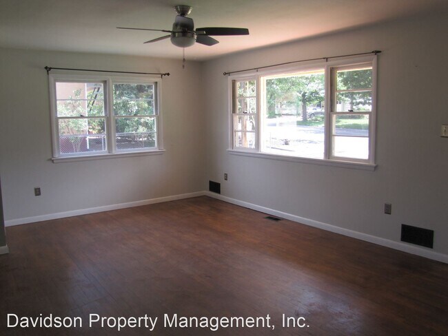 Building Photo - 3 br, 2 bath House - 1262 E. Madison St