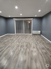 Building Photo - 19 E Palatine Rd