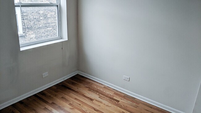Foto del edificio - 2520 W Leland Ave