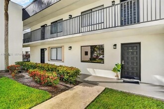 Building Photo - 9920 NW 68th Pl