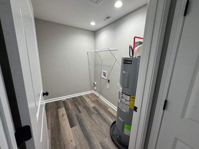 Building Photo - 4108 Stagecoach Dr