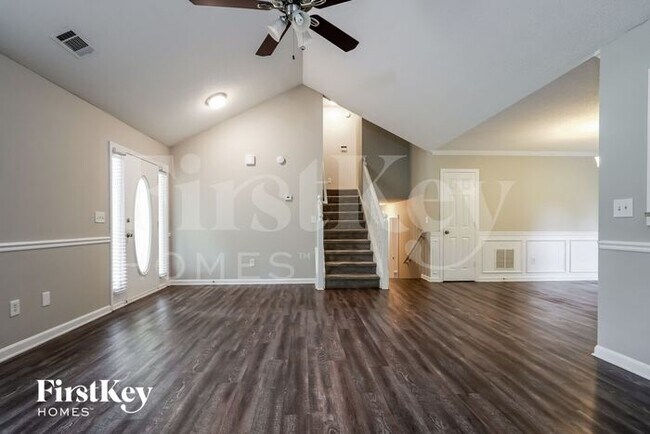 Building Photo - 2442 Oak Creek Ct