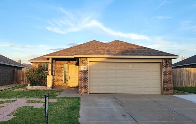 Building Photo - 3/2/2 + BONUS SPACE - FOR LEASE - FRENSHIP...