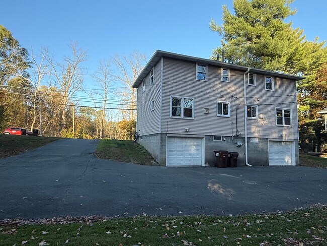 Foto del edificio - 566 Kenwood Ave