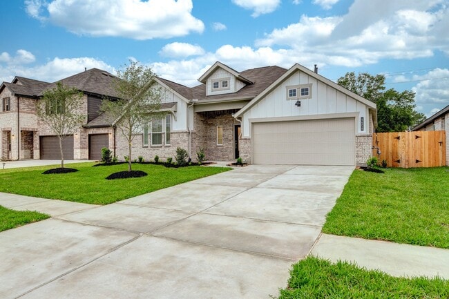 Building Photo - 4604 Mustang Run Dr