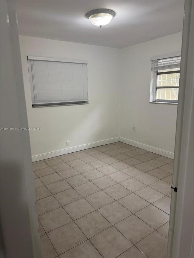 Foto del edificio - 3445 NW 2nd Terrace