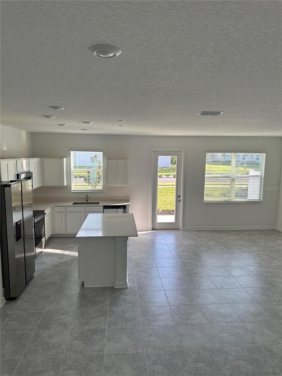 Foto del edificio - 8968 Swing Ln