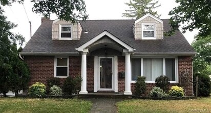Building Photo - 1702 Aladdin Ave