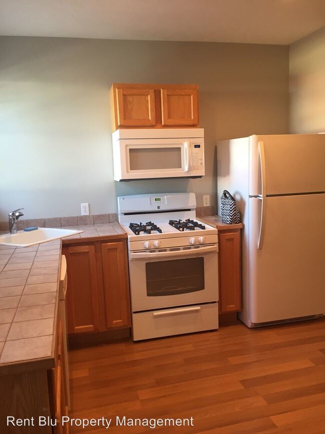 Building Photo - 2 br, 1 bath Apartment - 940 Fulton Street W