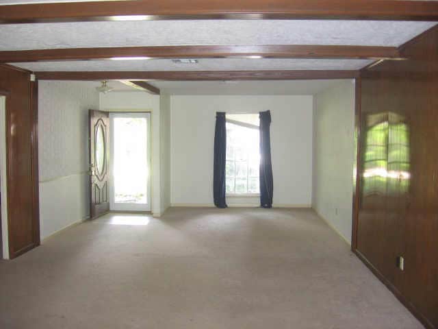 Building Photo - 330 N Forest Blvd