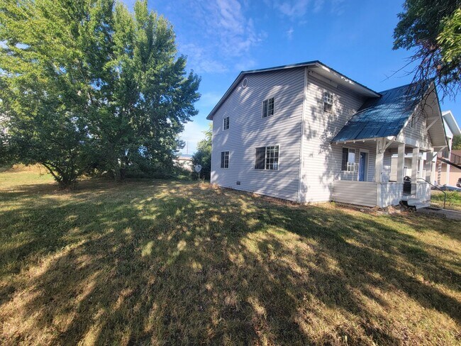 Foto del edificio - 3 Bed 2 Bath in Cusick