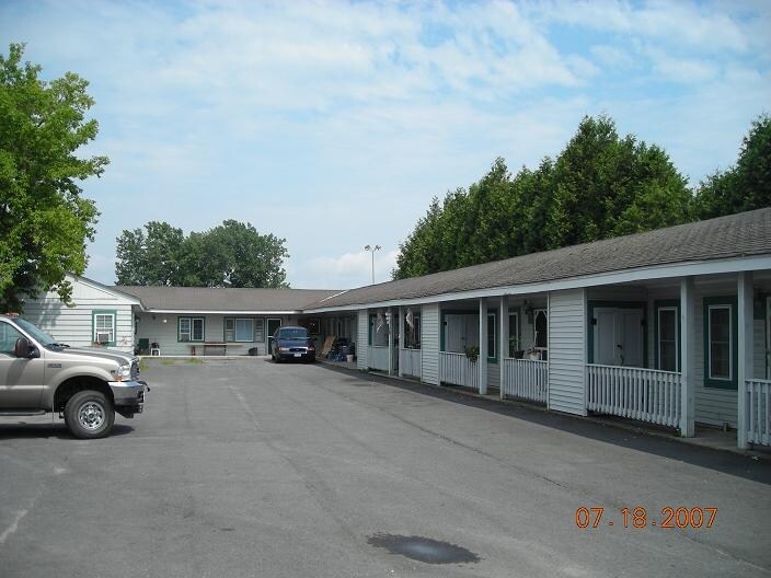 Building Photo - 118 Sailly Ave
