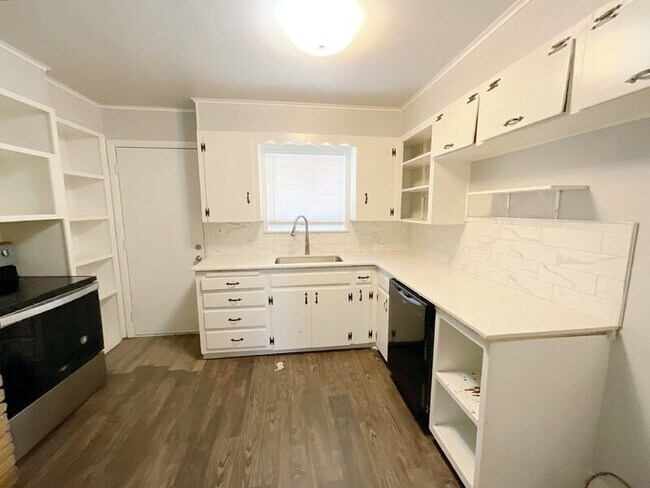 Foto del edificio - 6531 E 28th St