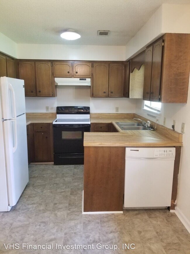 Building Photo - 3 br, 1 bath House - 148 DeAnn Drive