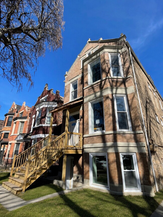 Building Photo - 1531 S Harding Ave