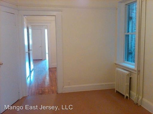 Building Photo - 416 E Jersey St