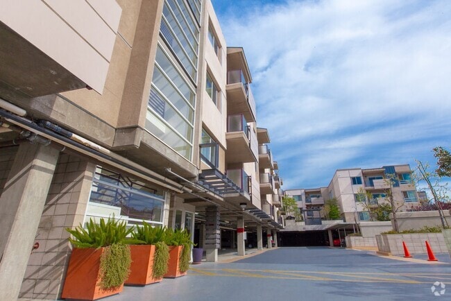 Building Photo - Cahuenga Place - 3400 Cahuenga Blvd West