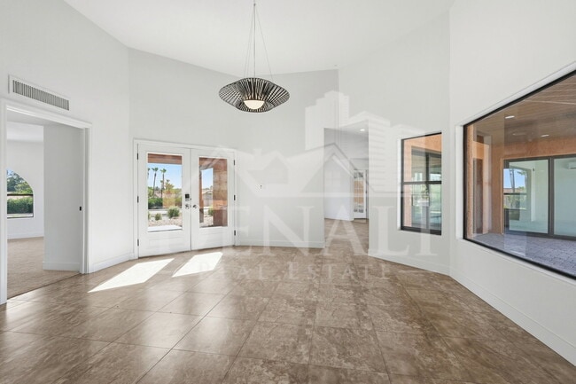 Building Photo - 10643 N Indian Wells Dr