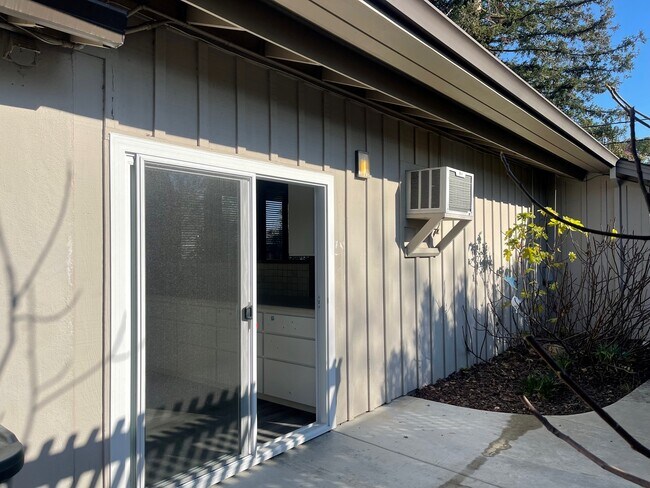 Building Photo - 13120 Sun Mor Ave
