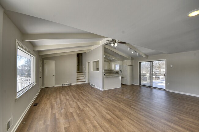 Building Photo - 6934 NW Coronado St