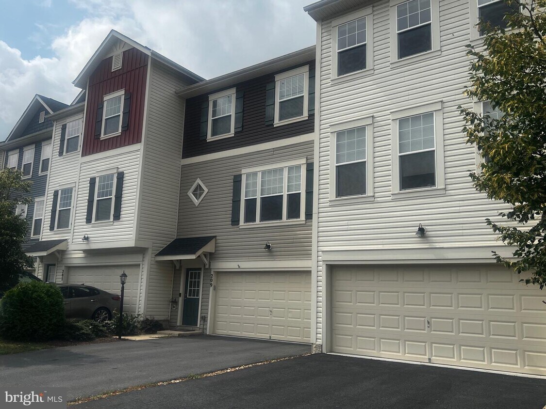 209 Centennial Dr, Stephenson, VA 22656 Townhome Rentals in