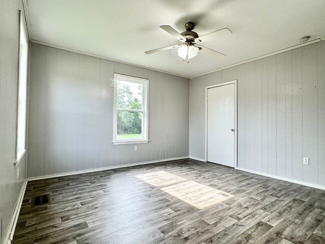 Building Photo - Comfortable Charm on Stumberg Lane – 3 Bed...