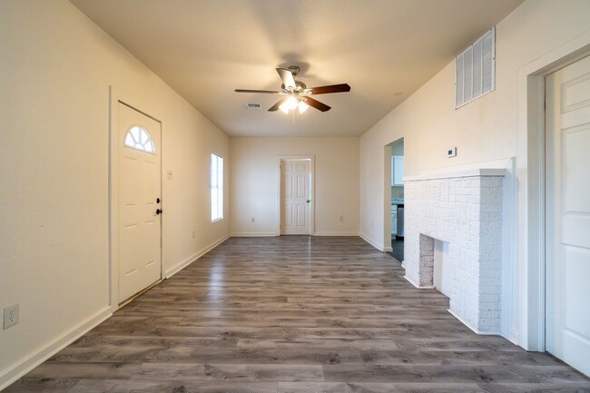 Foto del edificio - * Move-In Special * Cozy 3 Bed, 1 Bath Hom...