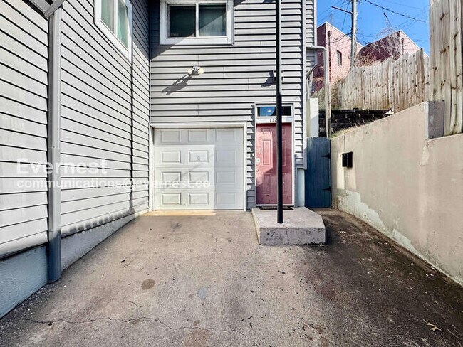 Foto del edificio - 1327 S Lawton Ave