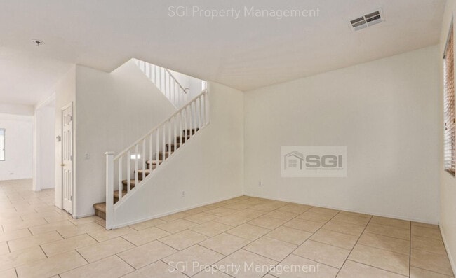 Building Photo - 6414 S 72nd Ln